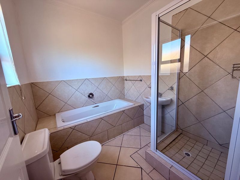 Townhouse For Sale In Bloemfontein - Photo 9