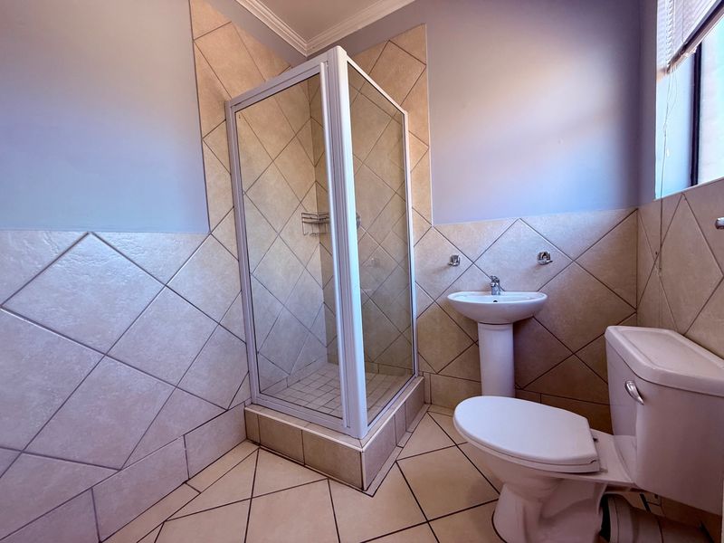 Townhouse For Sale In Bloemfontein - Photo 10