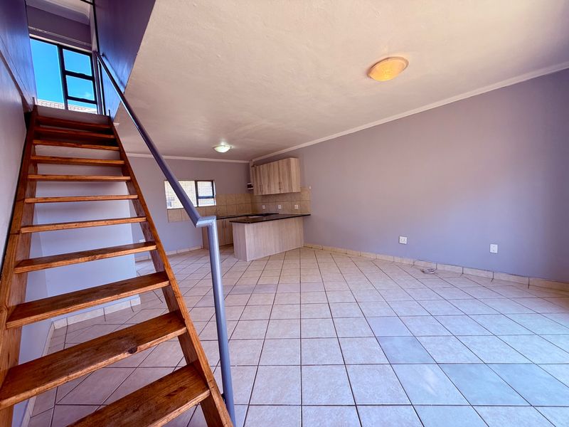 Townhouse For Sale In Bloemfontein - Photo 5