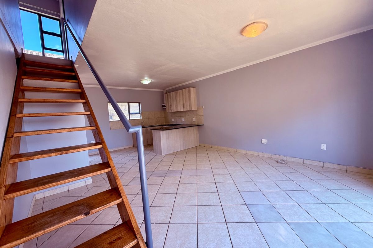 Townhouse For Sale In Bloemfontein - Photo 5