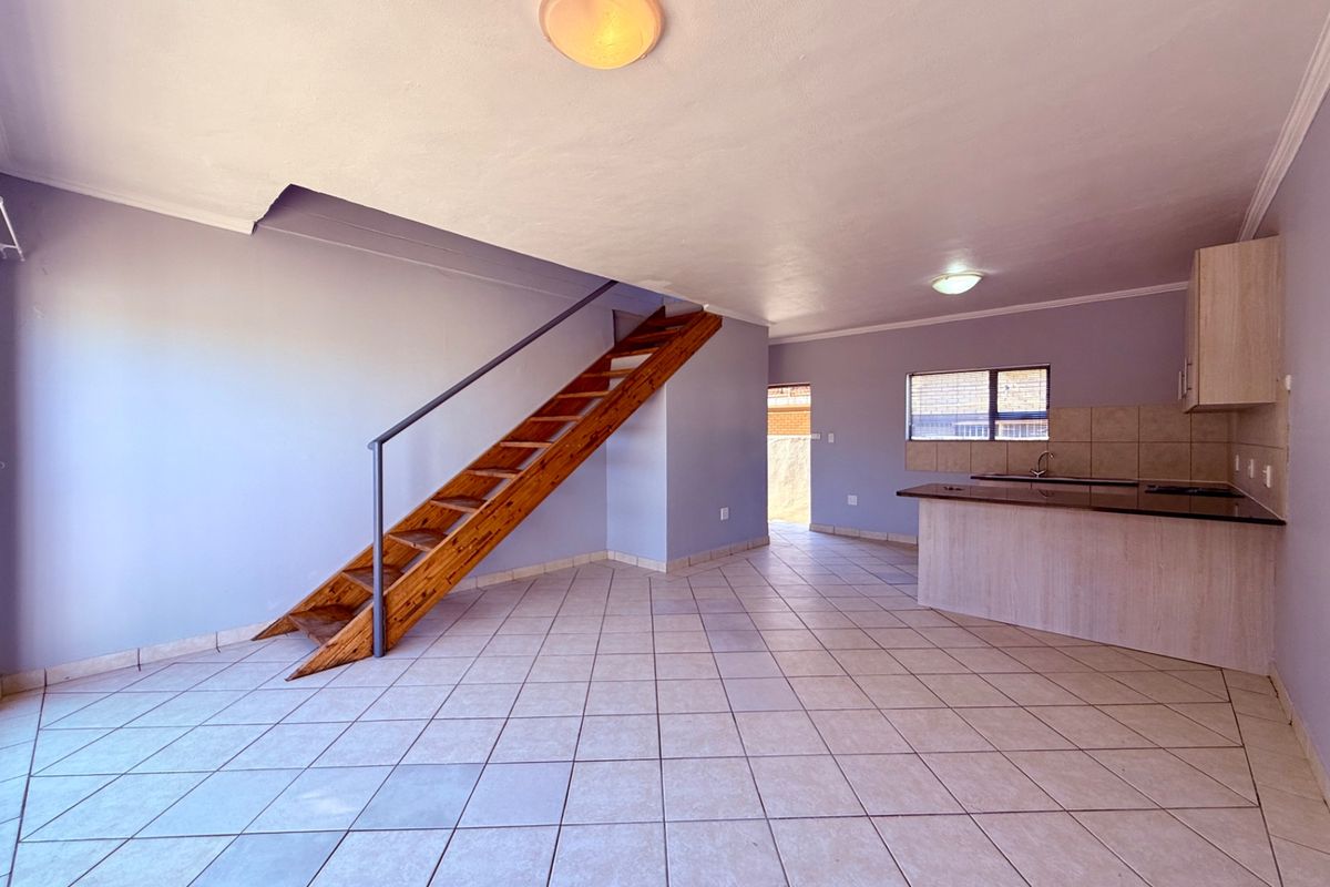 Townhouse For Sale In Bloemfontein - Photo 4