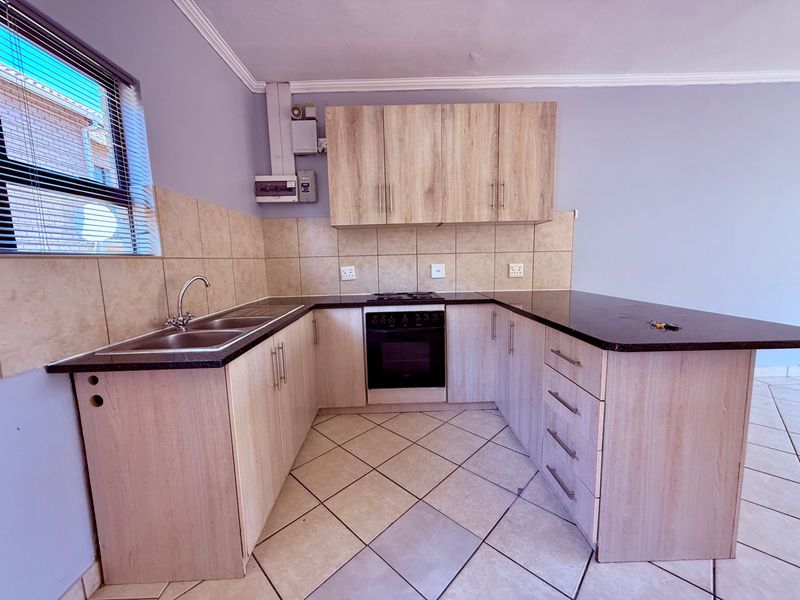 Townhouse For Sale In Bloemfontein - Photo 3