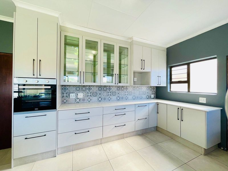 House For Sale In Centurion - Photo 2