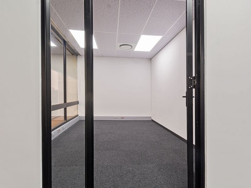 Commercial Rental Monthly In Johannesburg - Photo 9