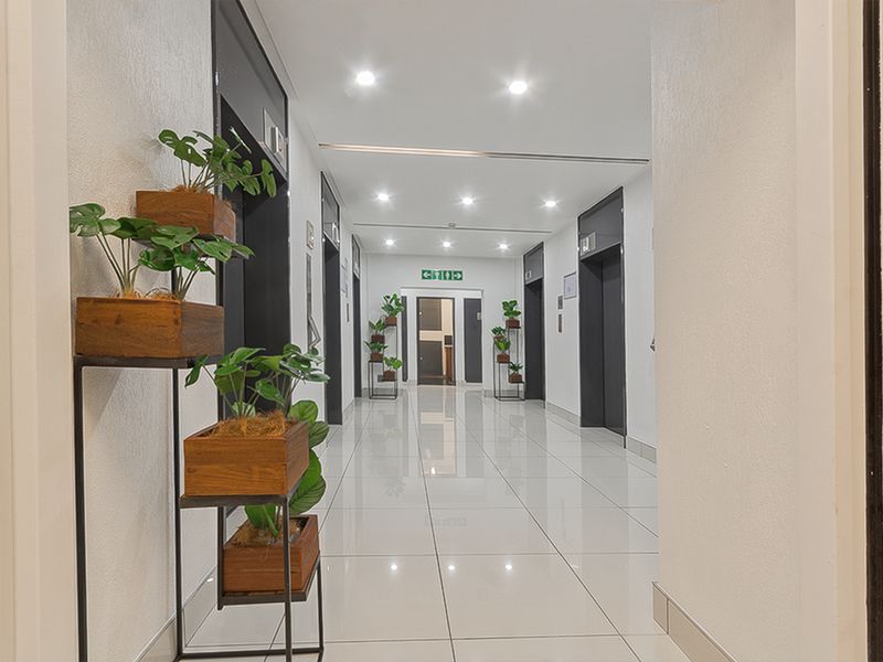 Commercial Rental Monthly In Johannesburg - Photo 5