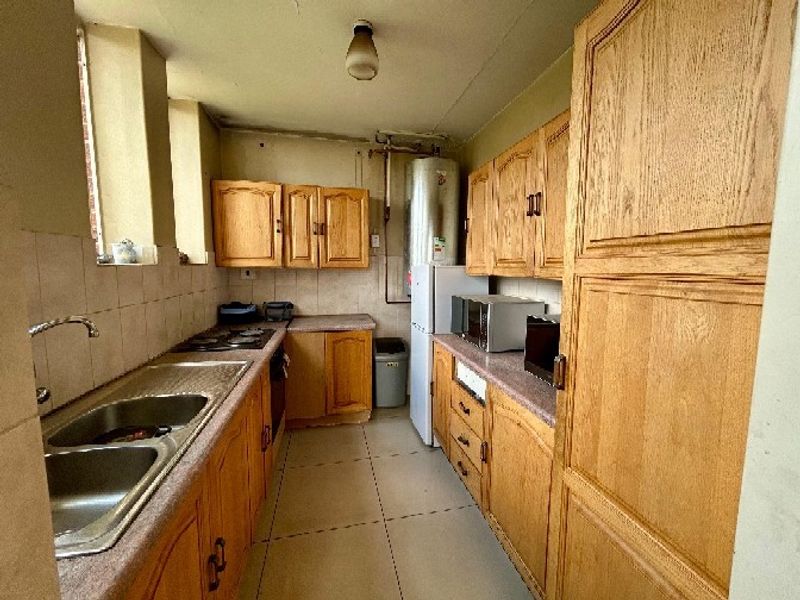 Apartment For Sale In Pretoria - Photo 4