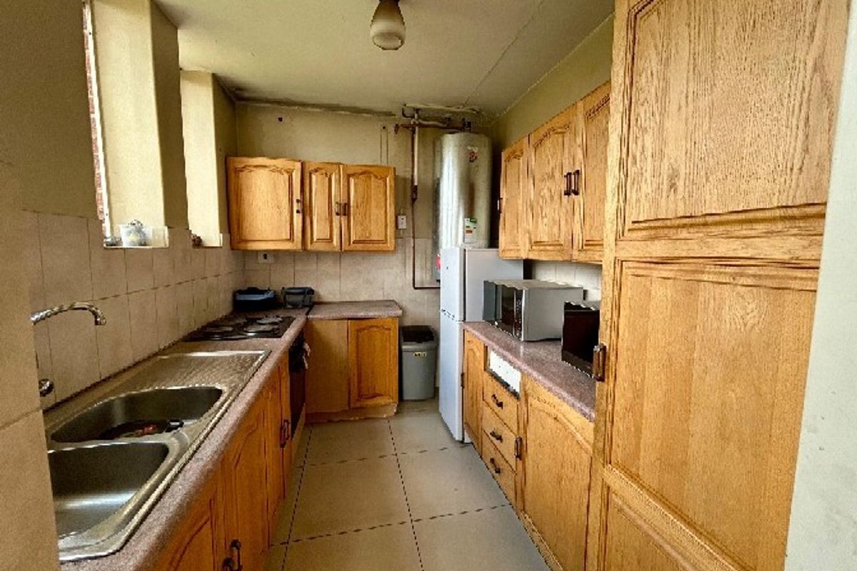 Apartment For Sale In Pretoria - Photo 4