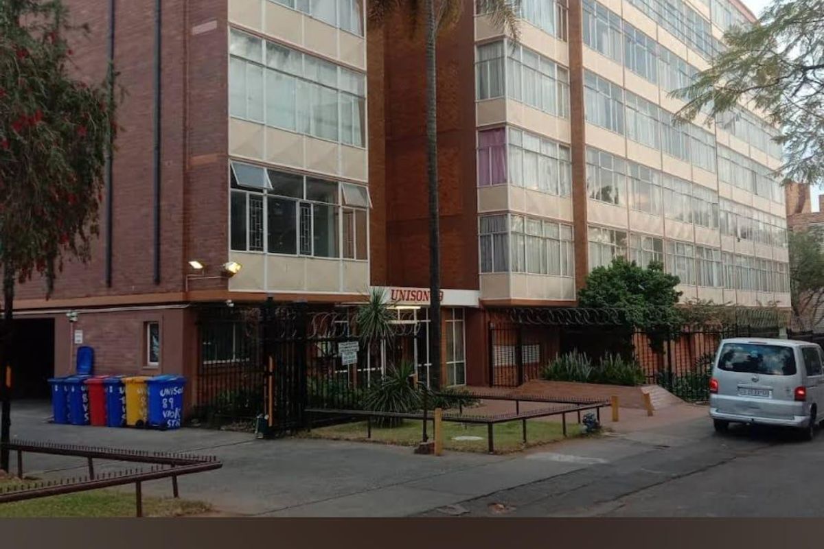 Apartment For Sale In Pretoria - Photo 2