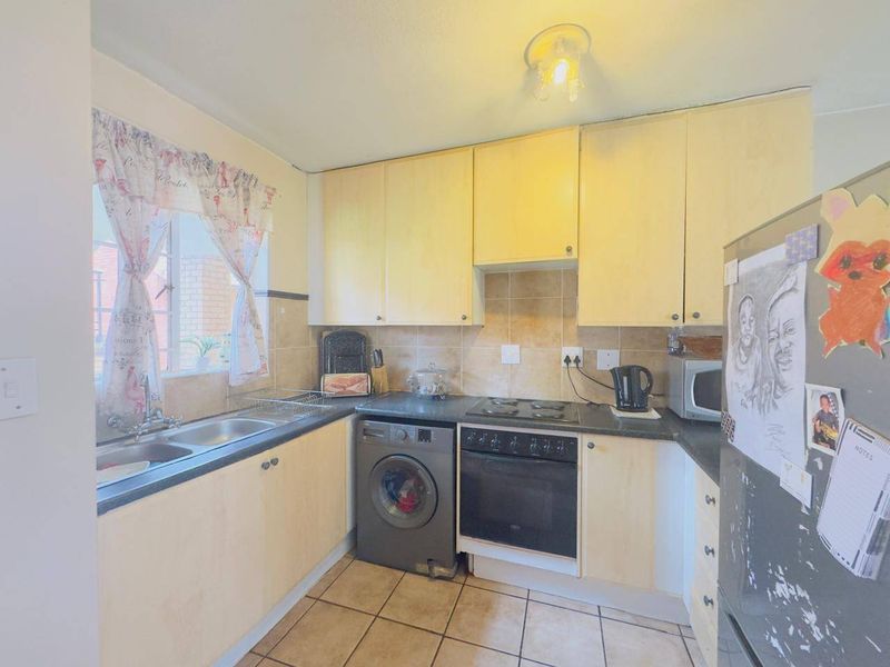 Apartment Pending Sale In Centurion - Photo 4