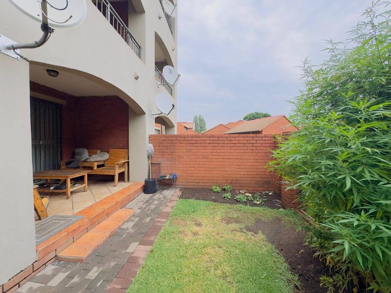 Apartment Pending Sale In Centurion - Photo 2