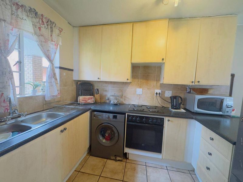 Apartment Pending Sale In Centurion - Photo 3