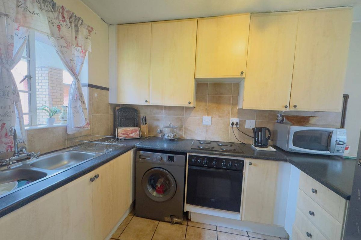 Apartment Pending Sale In Centurion - Photo 3