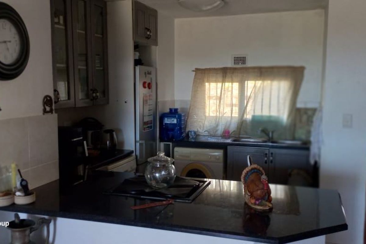 Apartment For Sale In Margate - Photo 4