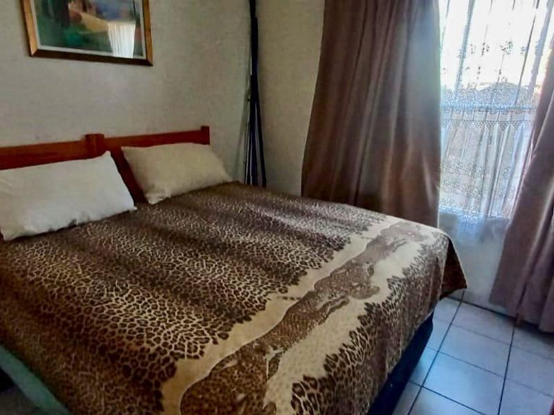 Apartment For Sale In Margate - Photo 8