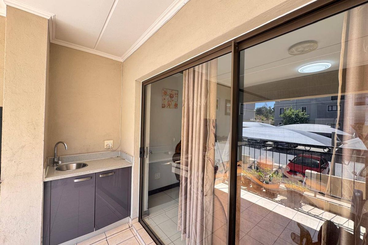Apartment For Sale In Midrand - Photo 3