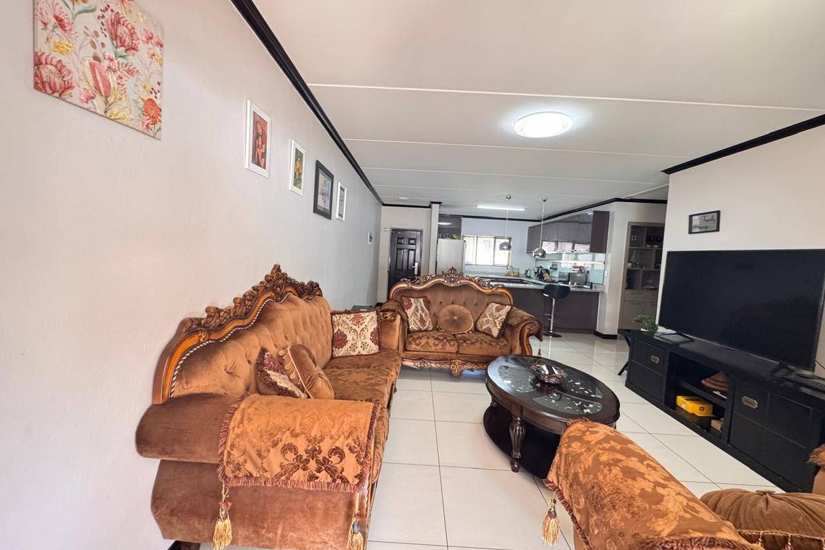 Apartment For Sale In Midrand - Photo 5