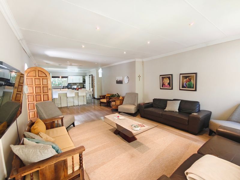 House For Sale In Bloemfontein - Photo 2