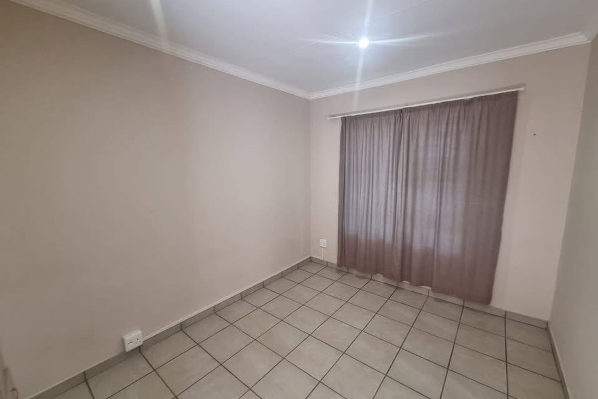 Townhouse Rental Monthly In Akasia - Photo 4