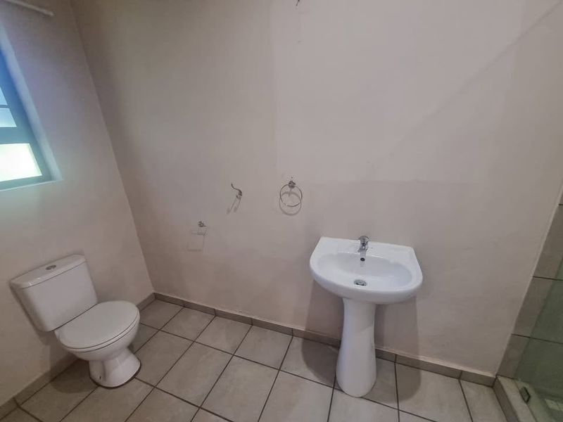 Townhouse Rental Monthly In Akasia - Photo 6