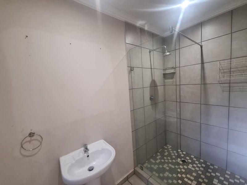 Townhouse Rental Monthly In Akasia - Photo 7