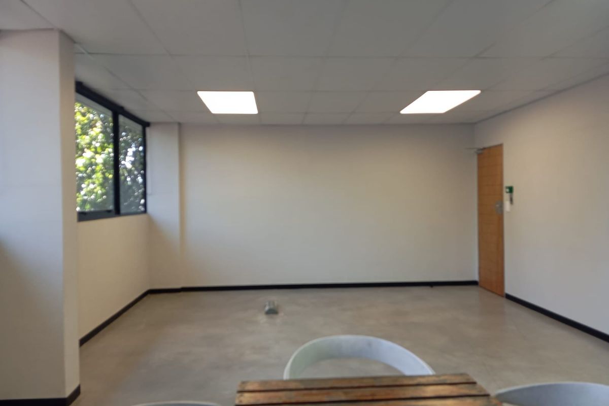 Commercial Rental Monthly In Randburg - Photo 4