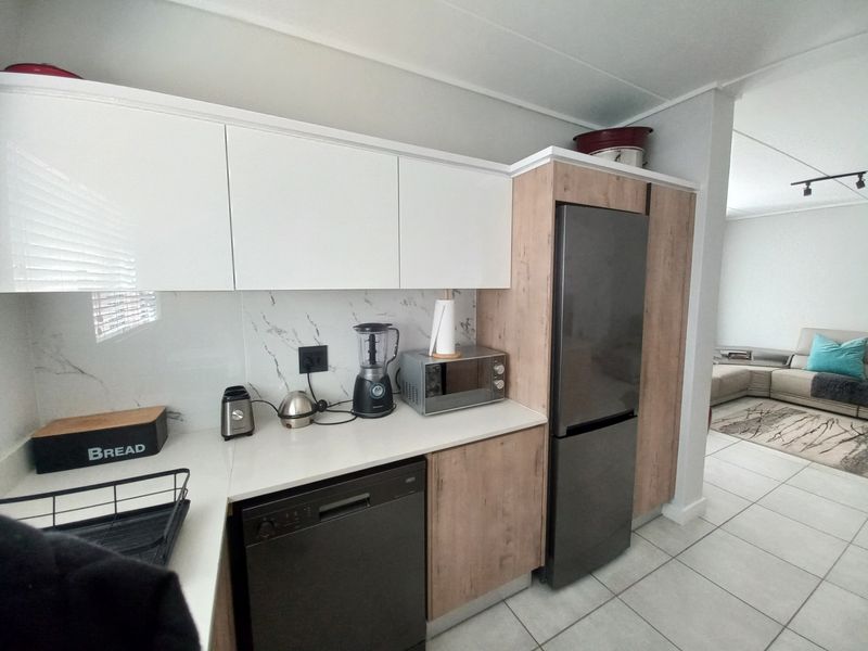 Apartment For Sale In Pretoria - Photo 5