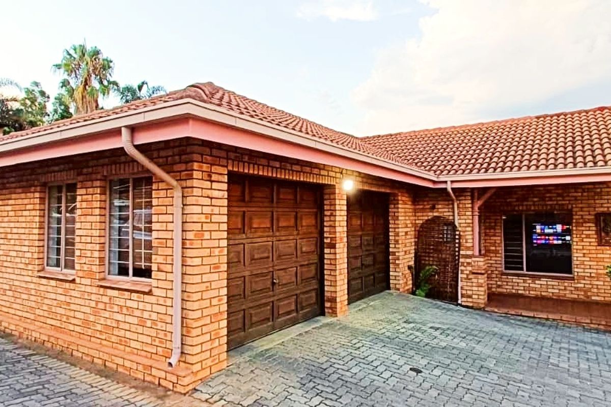 Townhouse Rental Monthly In Pretoria - Photo 2