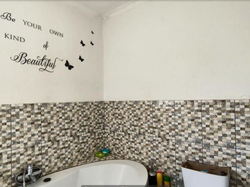 Townhouse For Sale In Kempton Park - Photo 6