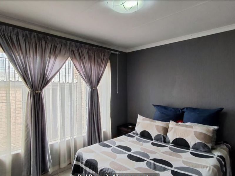 Townhouse For Sale In Kempton Park - Photo 10