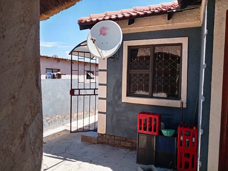 House For Sale In Witbank - Photo 5