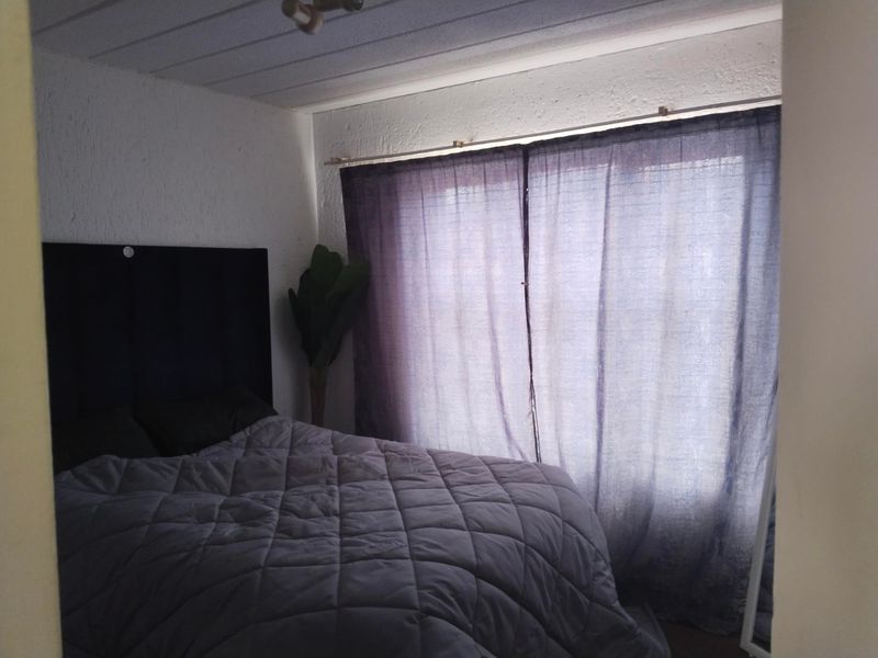 Apartment Rental Monthly In Roodepoort - Photo 4