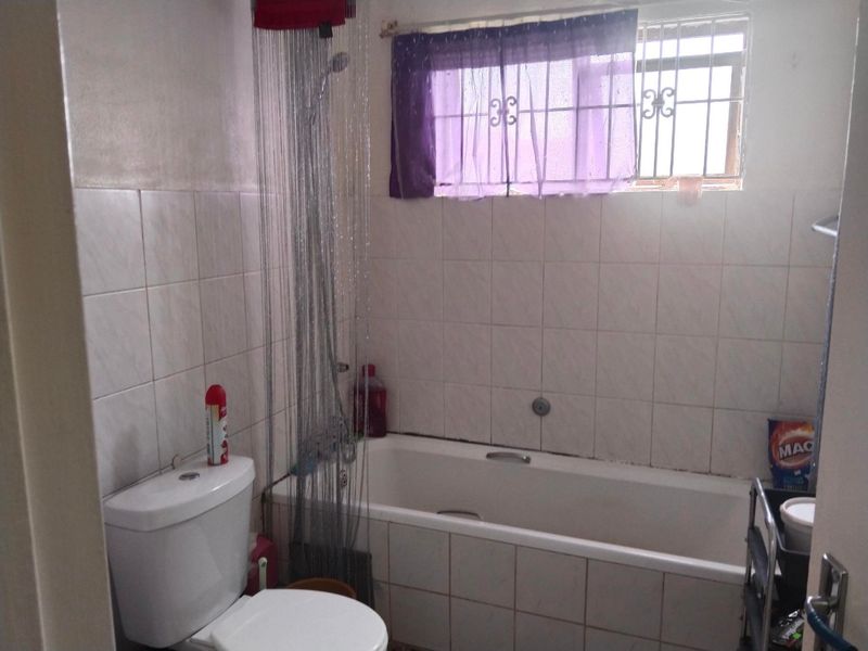 Apartment Rental Monthly In Roodepoort - Photo 5