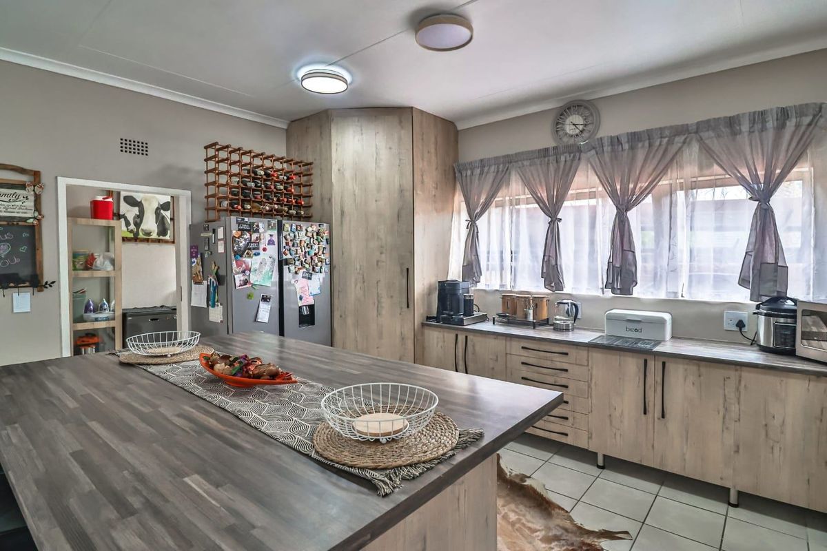 House For Sale In Alberton - Photo 4