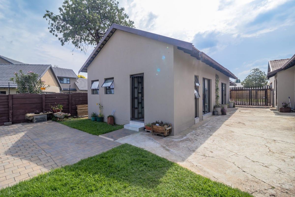 House For Sale In Alberton - Photo 3