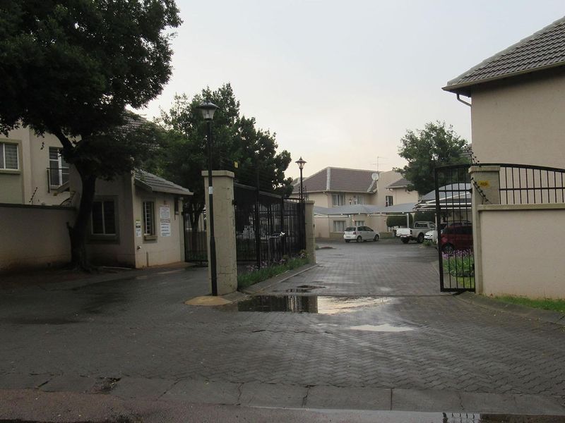 Apartment For Sale In Boksburg - Photo 4