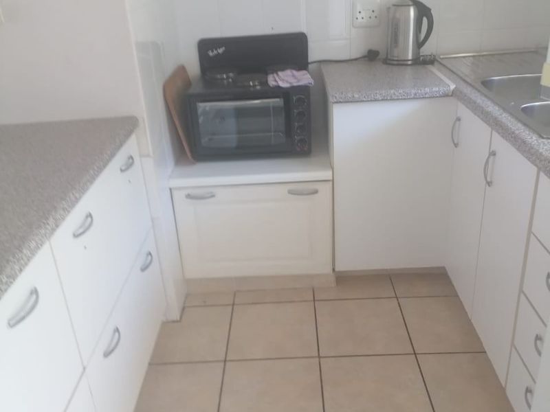 Apartment For Sale In Scottburgh - Photo 4
