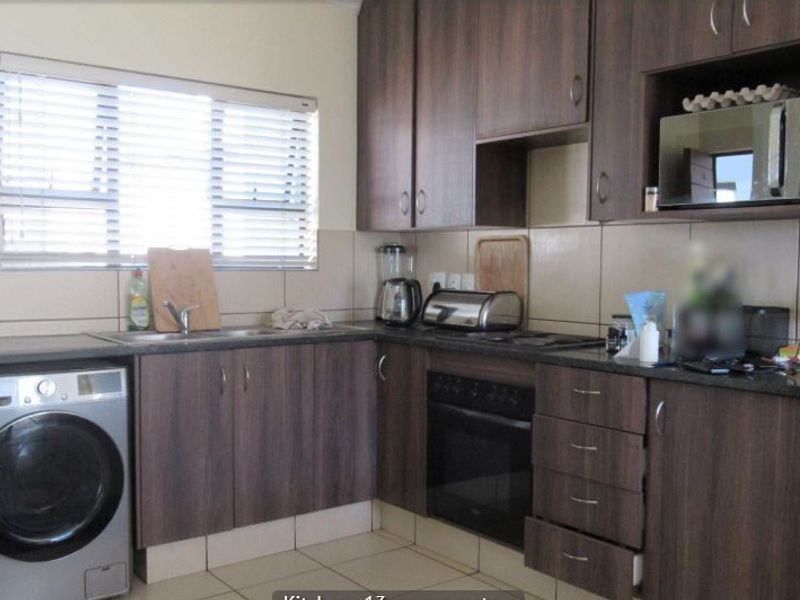 Apartment For Sale In Midrand - Photo 2