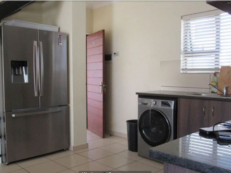 Apartment For Sale In Midrand - Photo 3