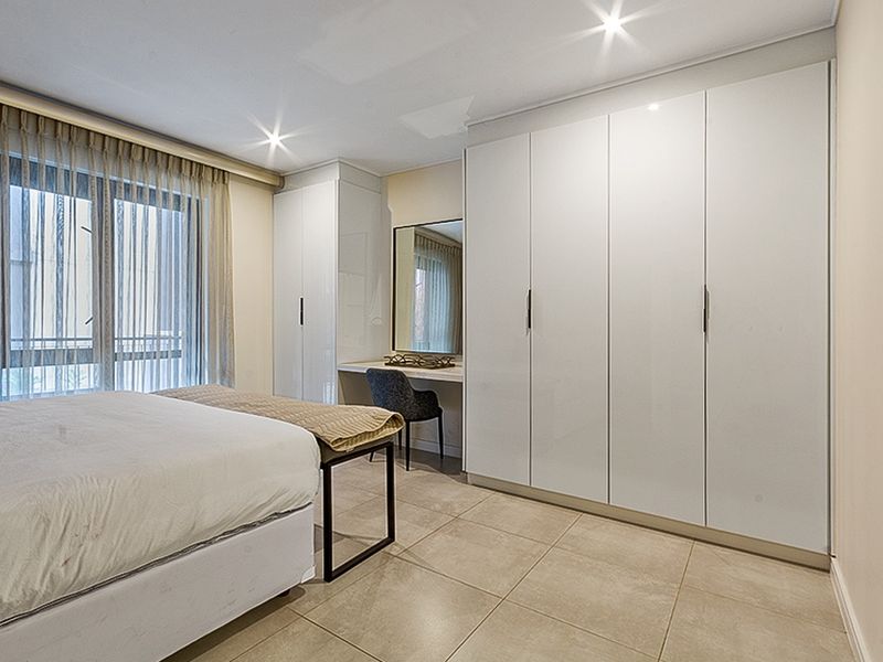 Apartment Rental Monthly In Sandton - Photo 10