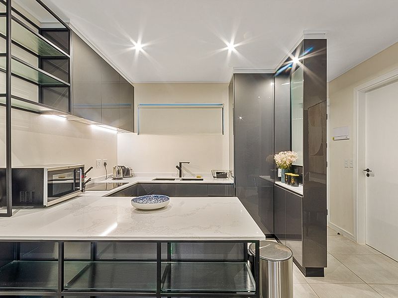Apartment Rental Monthly In Sandton - Photo 7