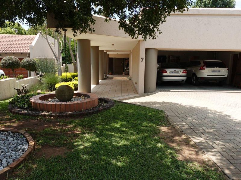 House For Sale In Pretoria - Photo 3