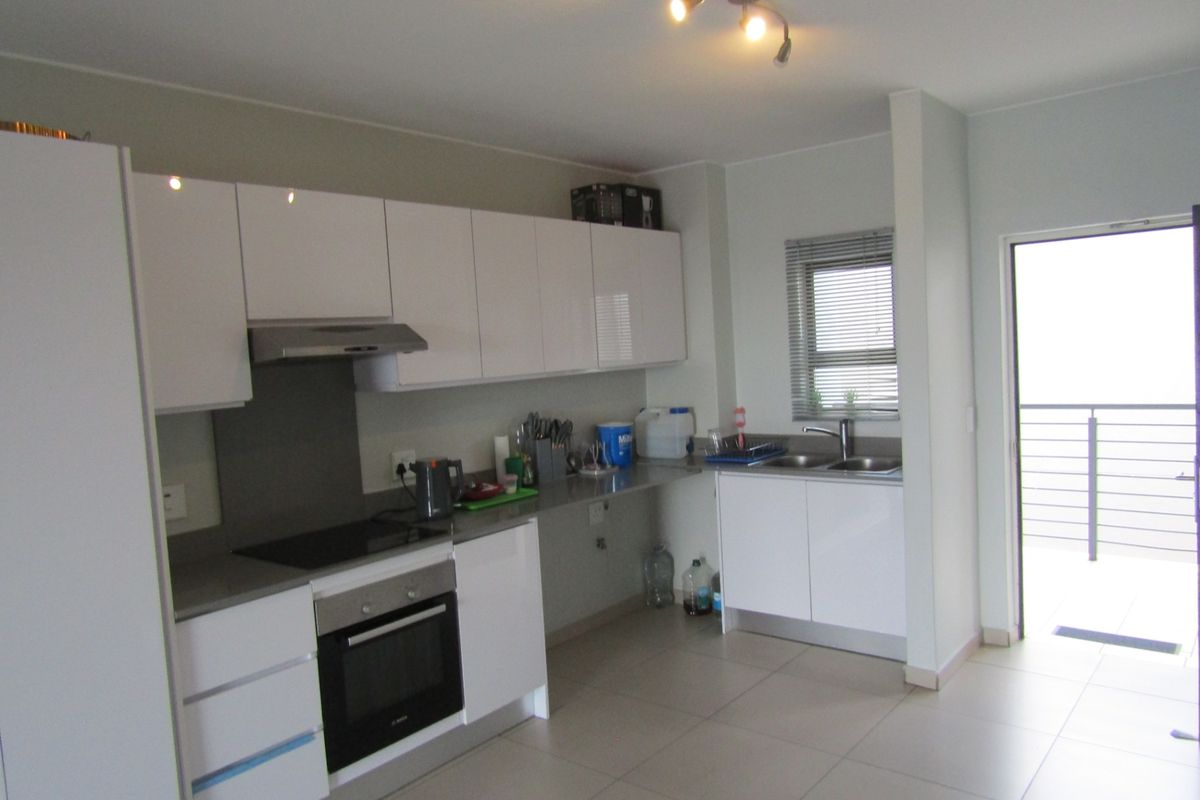 Townhouse For Sale In Randburg - Photo 2