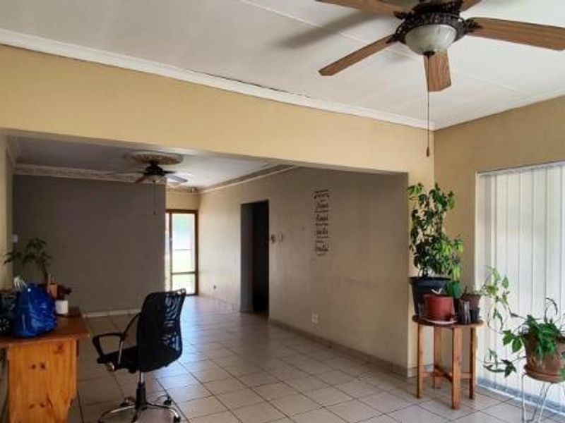 House For Sale In Vanderbijlpark - Photo 9