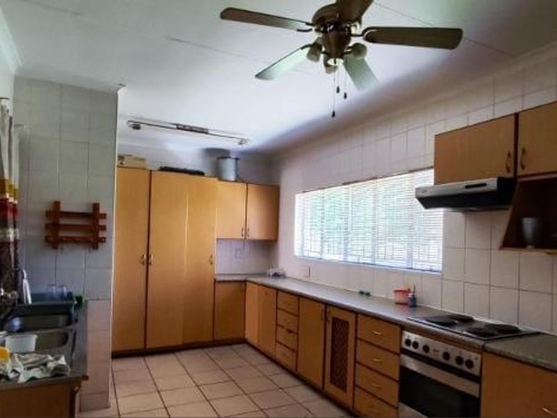 House For Sale In Vanderbijlpark - Photo 3