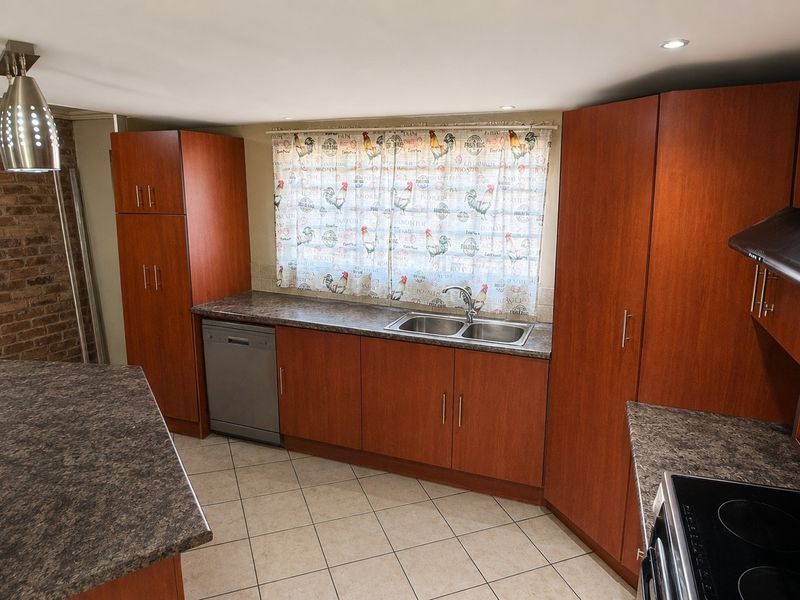 House For Sale In Walkerville - Photo 2