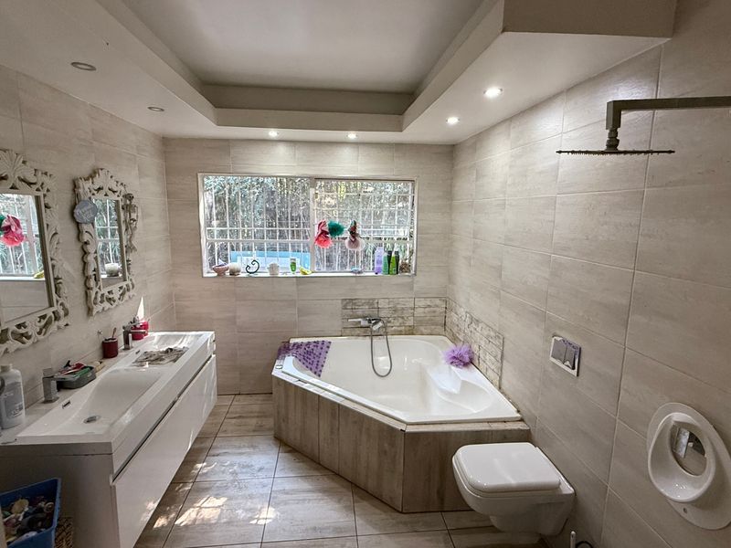 House For Sale In Walkerville - Photo 4