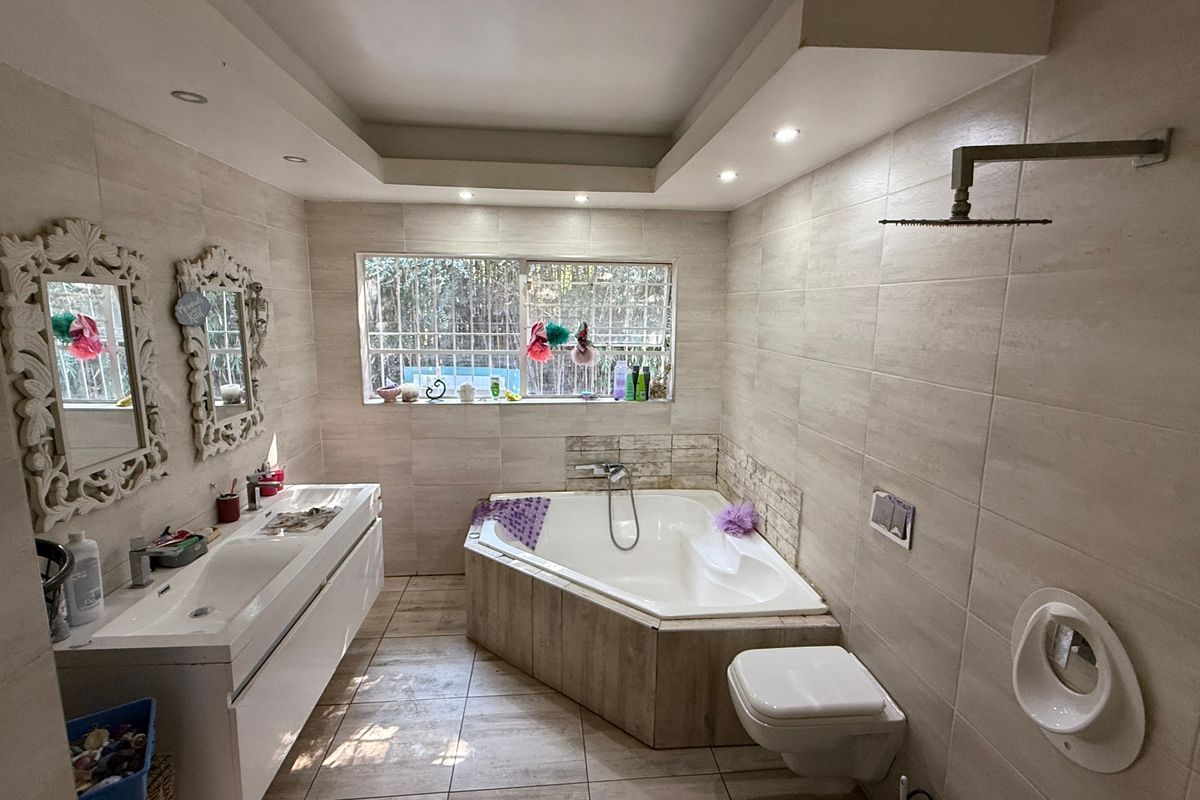 House For Sale In Walkerville - Photo 4