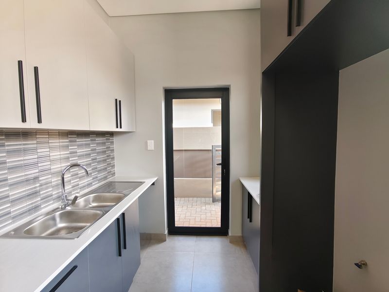 Townhouse For Sale In Bloemfontein - Photo 5