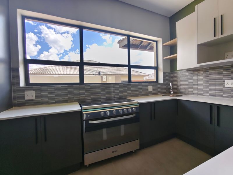Townhouse For Sale In Bloemfontein - Photo 3