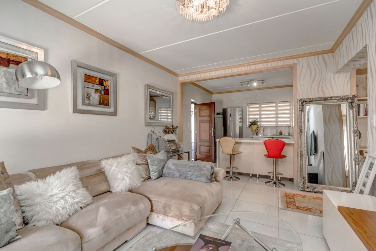 Apartment Rental Monthly In Sandton - Photo 3